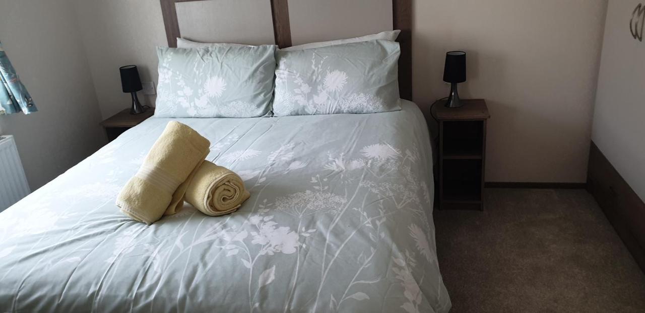 Lakeside Cotswold Holiday Home Cirencester Buitenkant foto