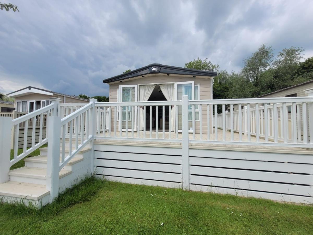 Lakeside Cotswold Holiday Home Cirencester Buitenkant foto
