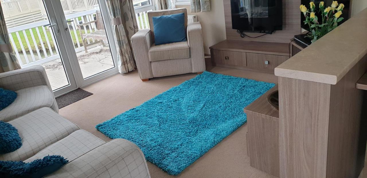 Lakeside Cotswold Holiday Home Cirencester Buitenkant foto