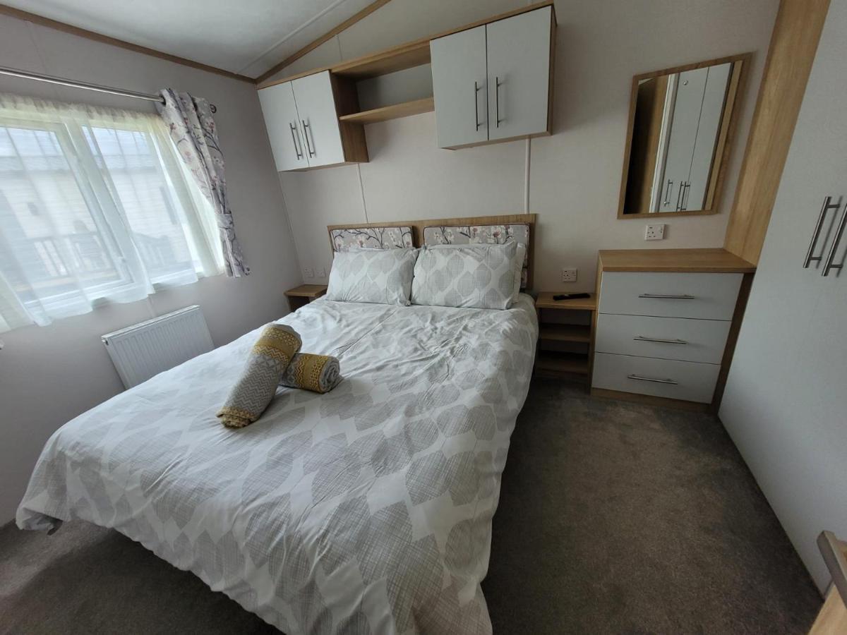 Lakeside Cotswold Holiday Home Cirencester Buitenkant foto