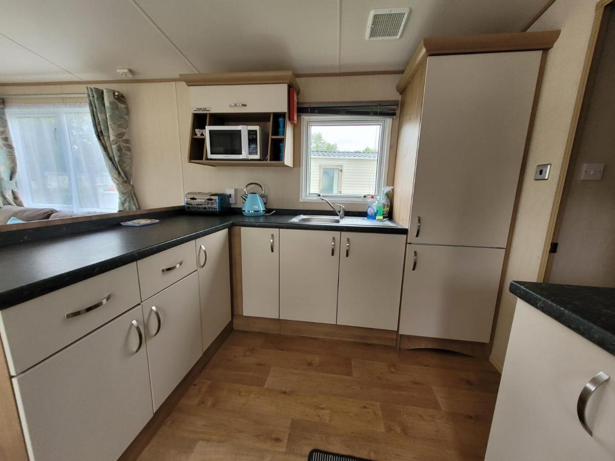 Lakeside Cotswold Holiday Home Cirencester Buitenkant foto