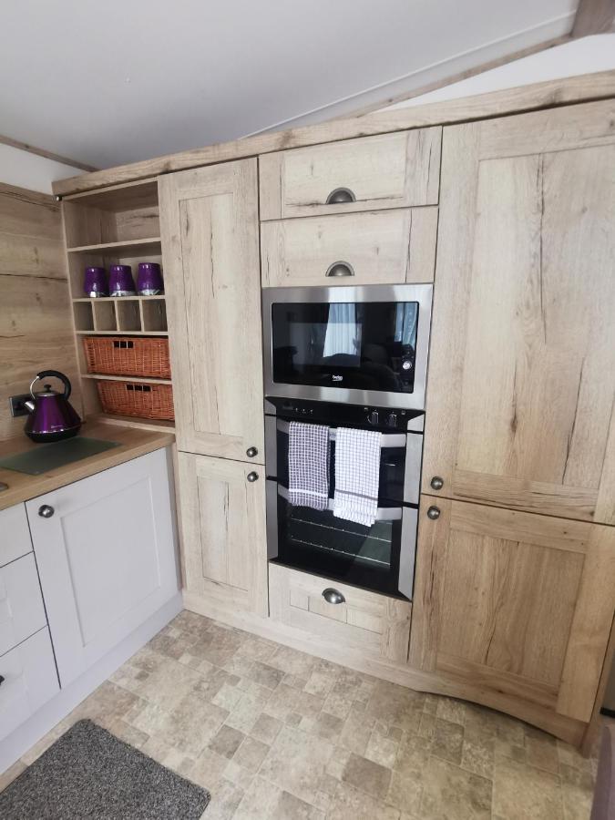 Lakeside Cotswold Holiday Home Cirencester Buitenkant foto