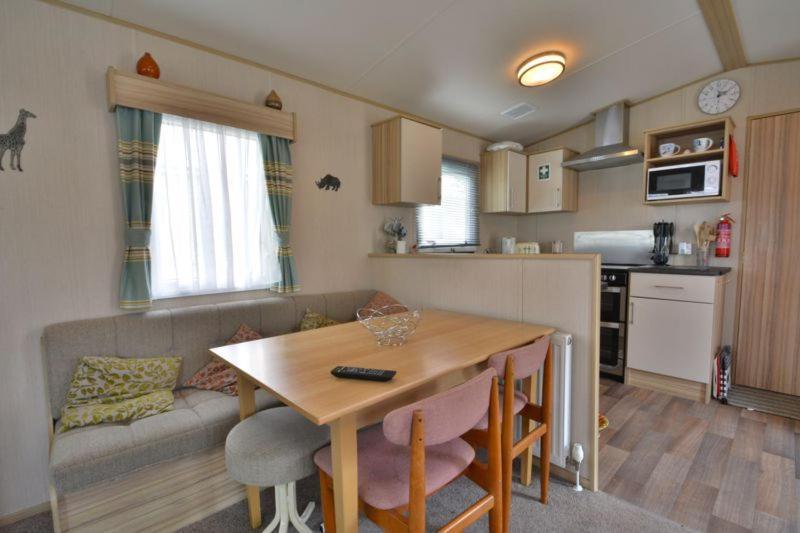 Lakeside Cotswold Holiday Home Cirencester Buitenkant foto