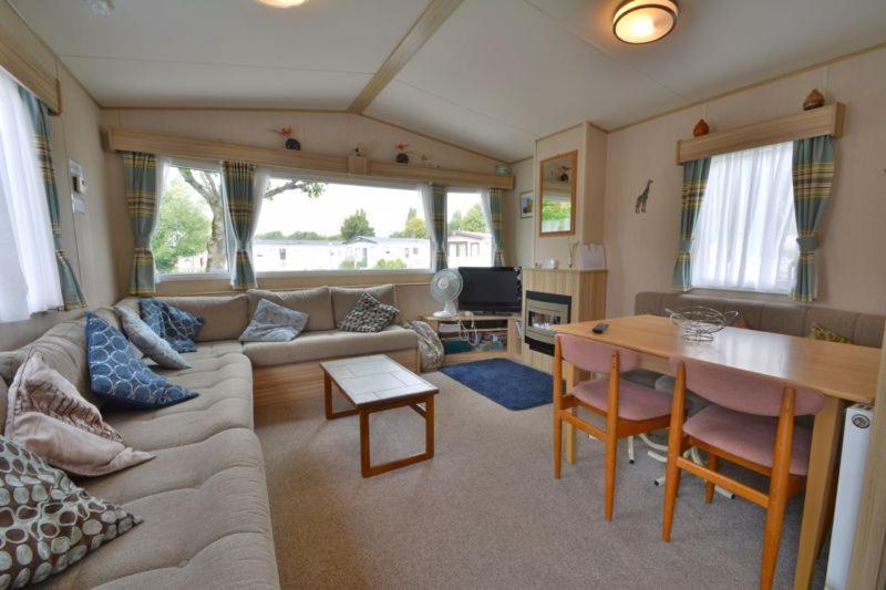 Lakeside Cotswold Holiday Home Cirencester Buitenkant foto