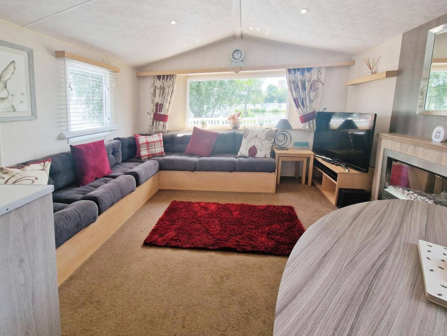 Lakeside Cotswold Holiday Home Cirencester Buitenkant foto